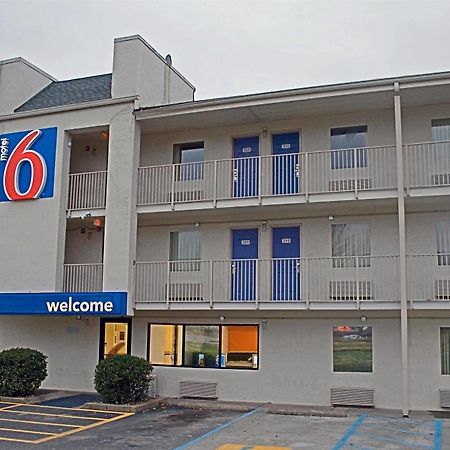 Days Inn By Wyndham Charleston Wv Exterior foto