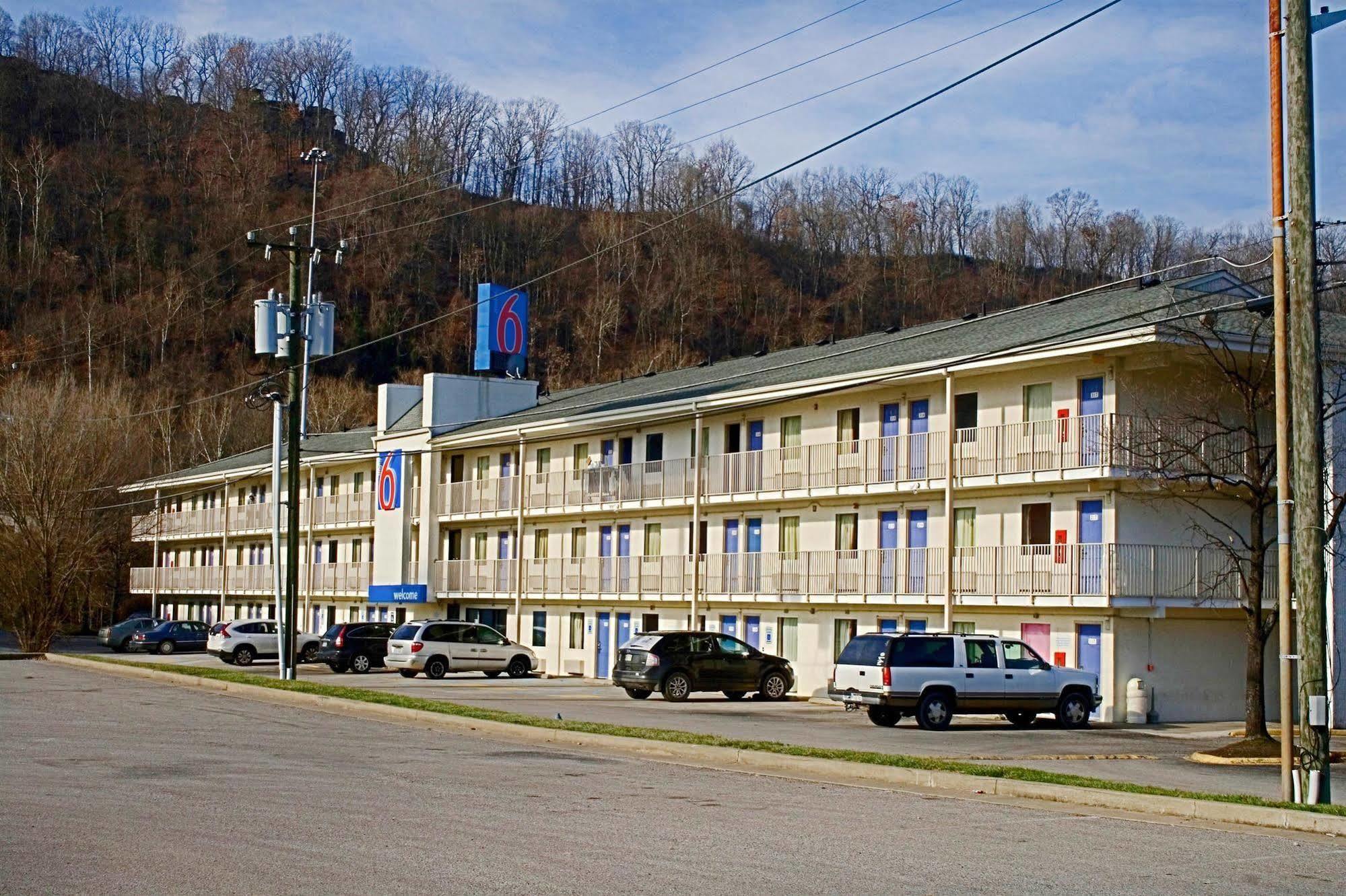 Days Inn By Wyndham Charleston Wv Exterior foto